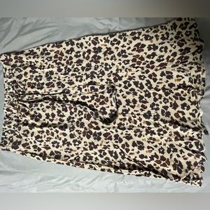 Leopard print skirt size M, shifon
